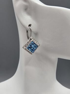 Swarovski Crystal Elements Lever Back Earrings Aquamarine Blue 1 inch Prom